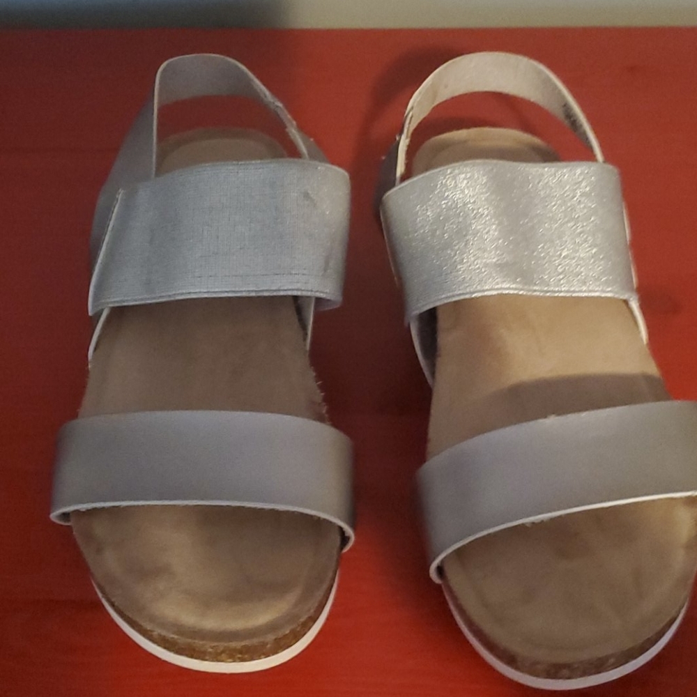 Womens sandals